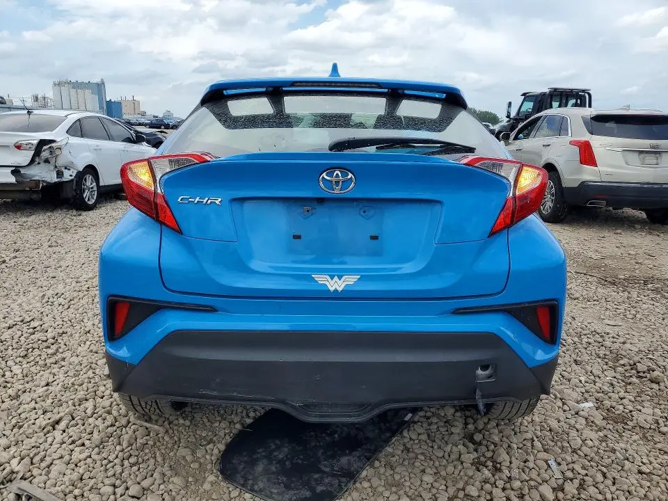 2019 TOYOTA C-HR XLE  