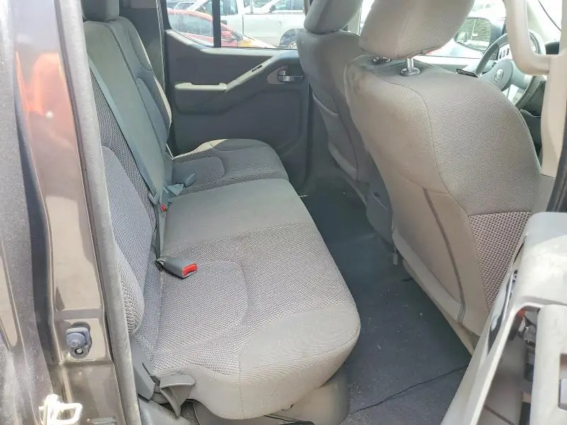 2019 NISSAN FRONTIER SV  