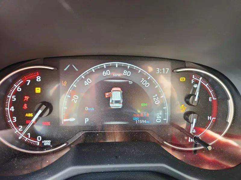 2025 TOYOTA RAV4 XLE  