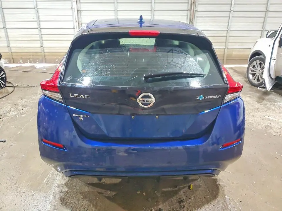 2022 NISSAN LEAF S  