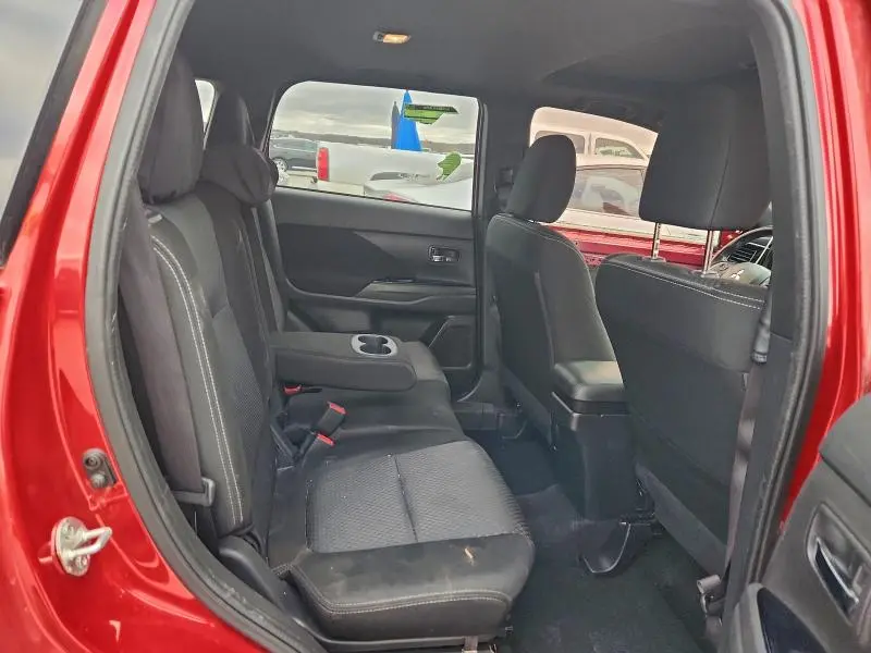 2018 MITSUBISHI OUTLANDER SE  