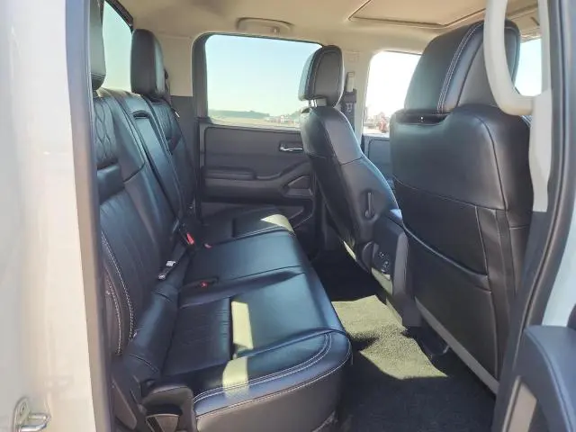 2024 NISSAN FRONTIER SL  