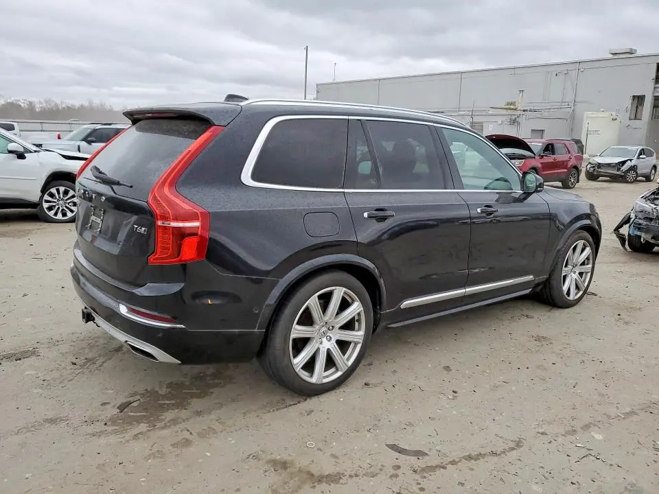 2016 VOLVO XC90 T6  