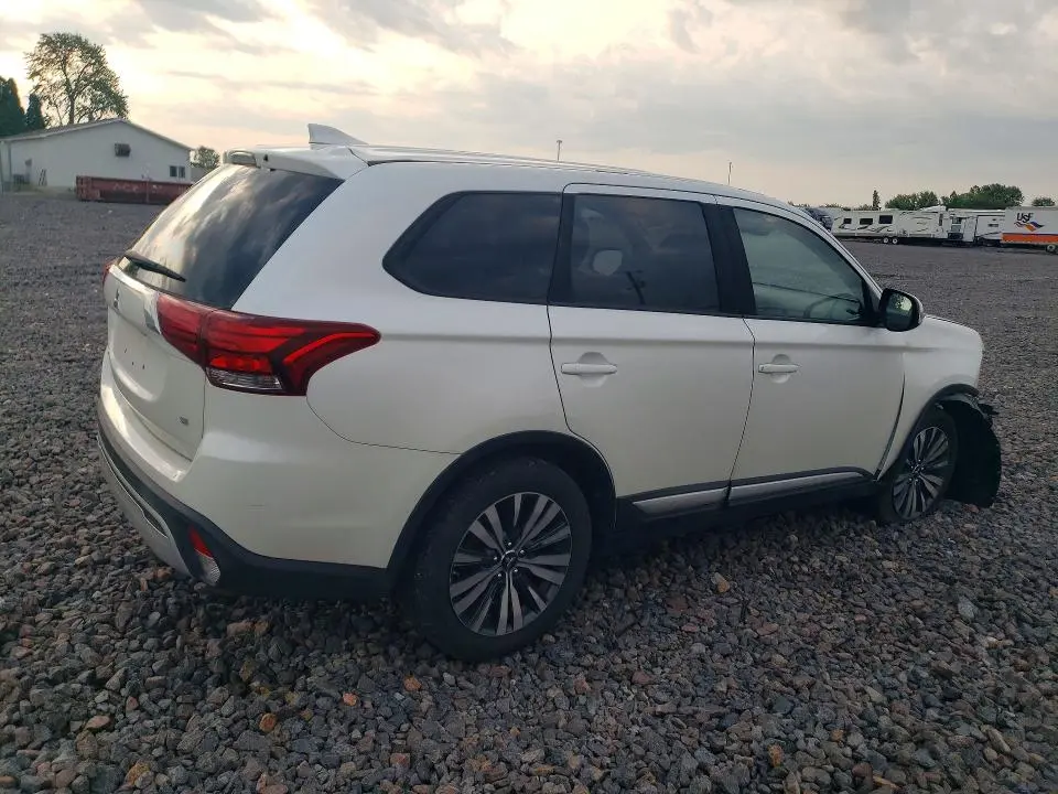 2020 MITSUBISHI OUTLANDER SE  