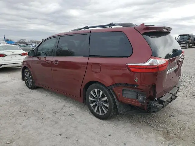 2019 TOYOTA SIENNA XLE  