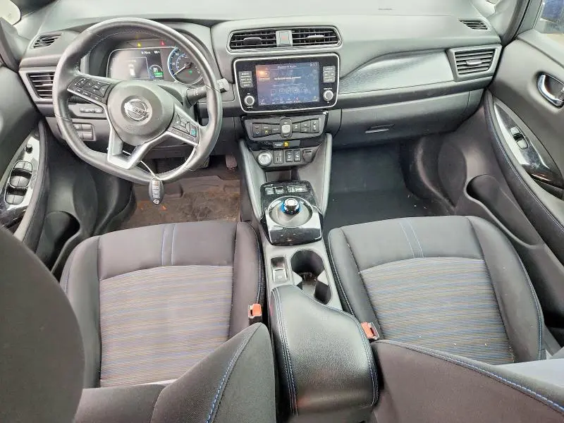 2021 NISSAN LEAF SV  