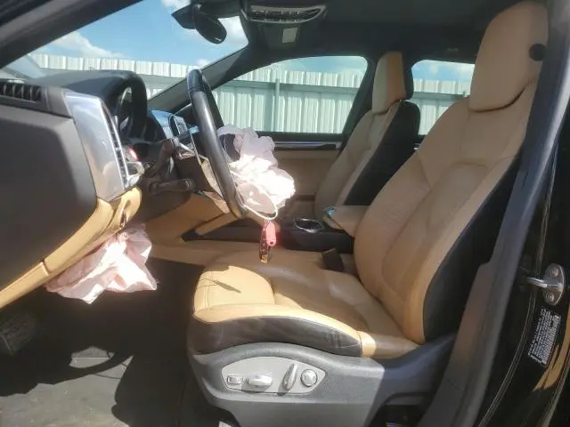 2017 PORSCHE CAYENNE   