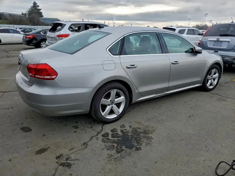 2012 VOLKSWAGEN PASSAT SE  