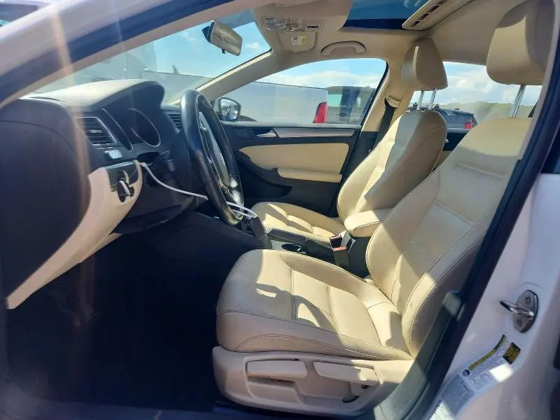 2017 VOLKSWAGEN JETTA SE  