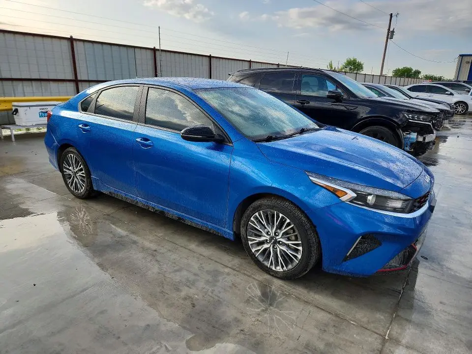 2022 KIA FORTE GT LINE  