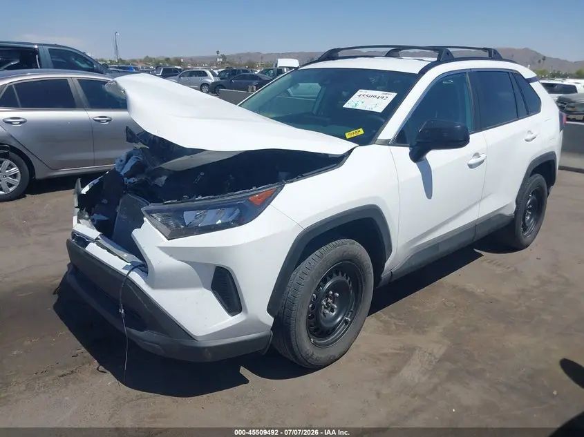 2020 TOYOTA RAV4 LE