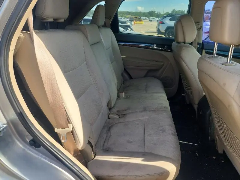 2013 KIA SORENTO LX  
