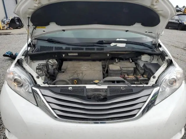 2011 TOYOTA SIENNA XLE  
