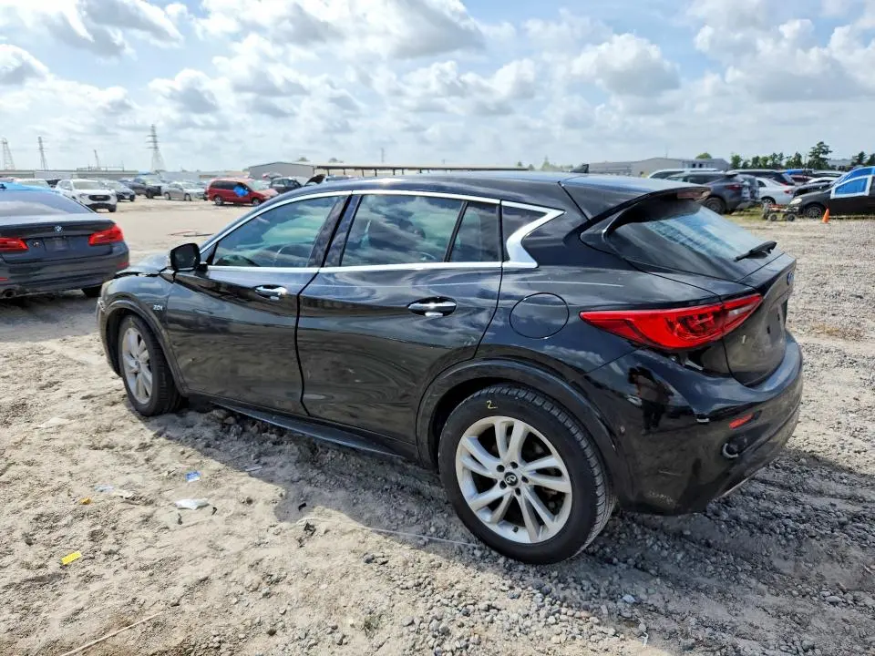 2018 INFINITI QX30 PURE  