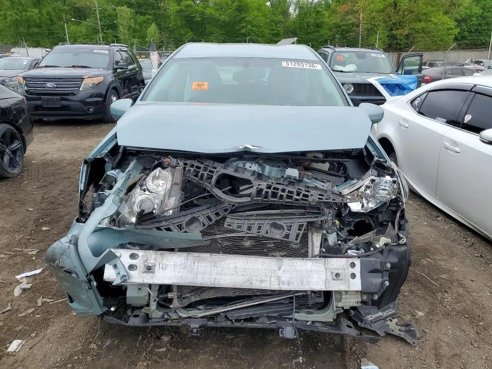 2017 TOYOTA PRIUS V FOUR  