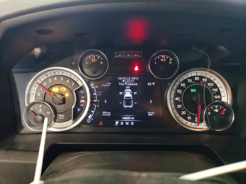 2016 RAM 1500 SLT  