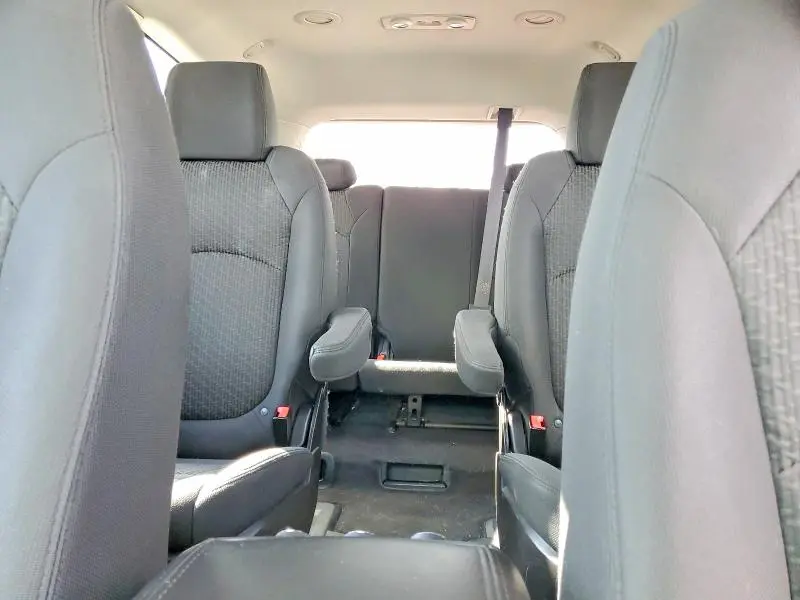 2011 CHEVROLET TRAVERSE LT  