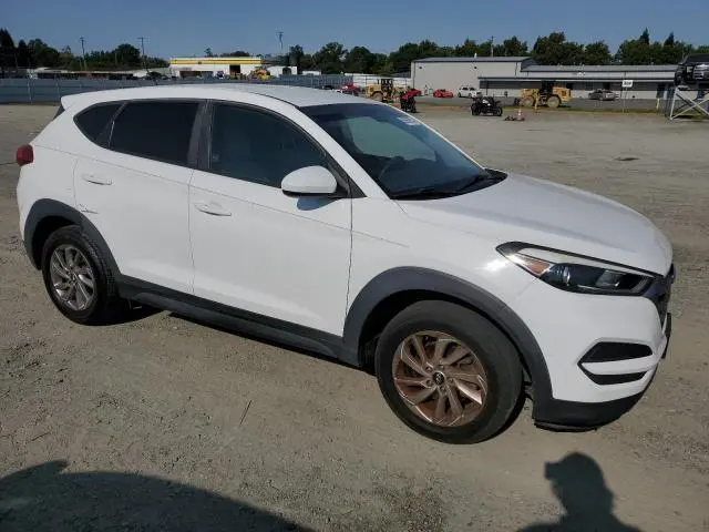 2018 HYUNDAI TUCSON SE  