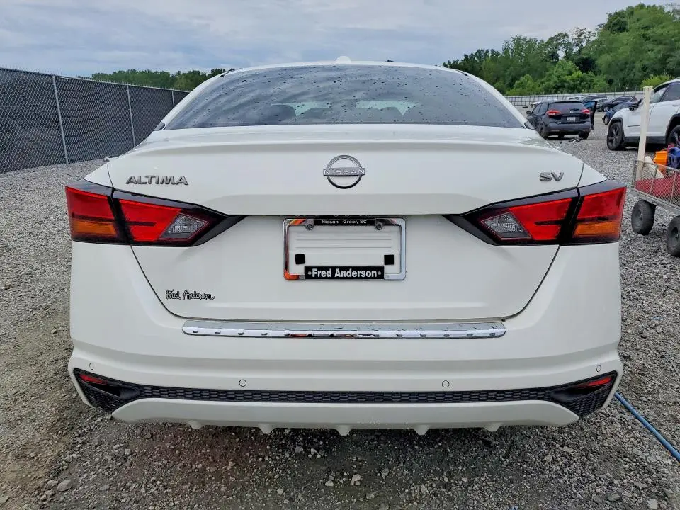 2023 NISSAN ALTIMA SV  