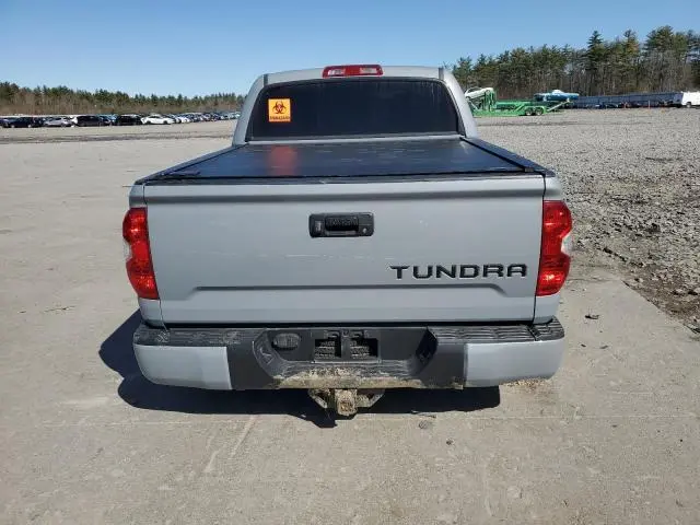 2018 TOYOTA TUNDRA CREWMAX SR5  