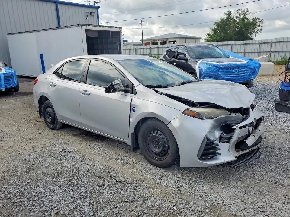 2017 TOYOTA COROLLA SE  