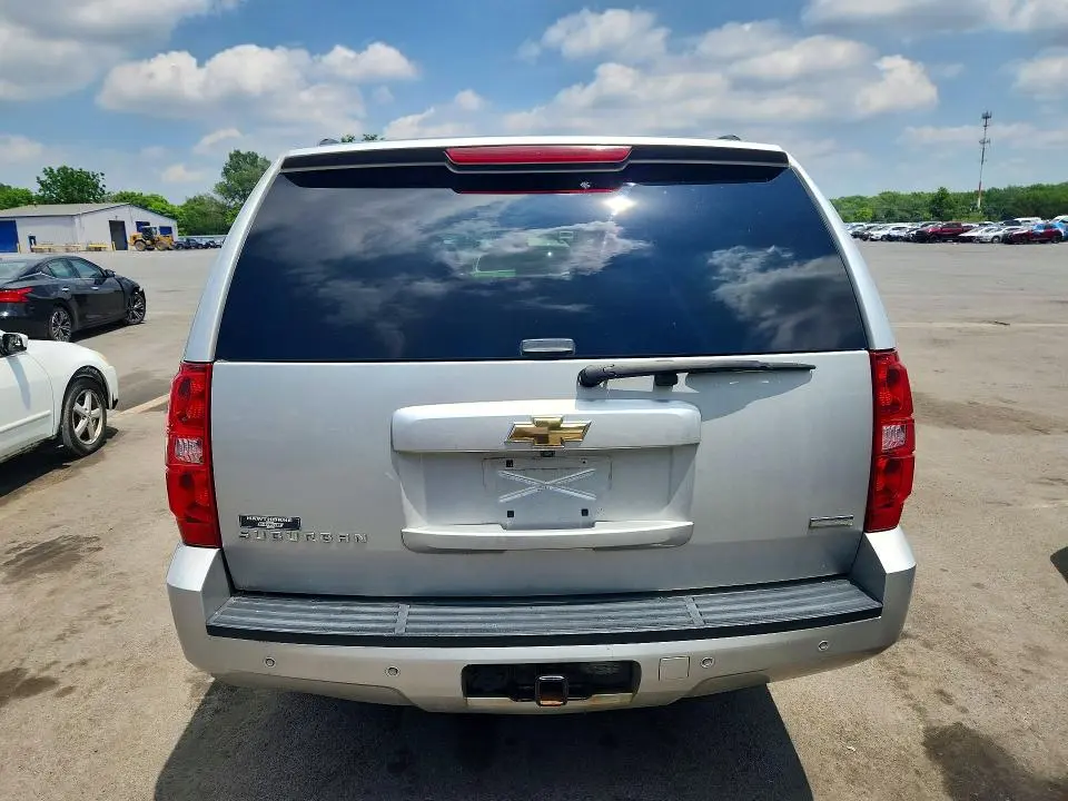 2011 CHEVROLET SUBURBAN K1500 LT  