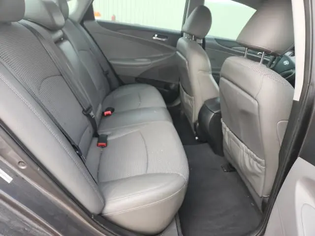 2011 HYUNDAI SONATA SE  