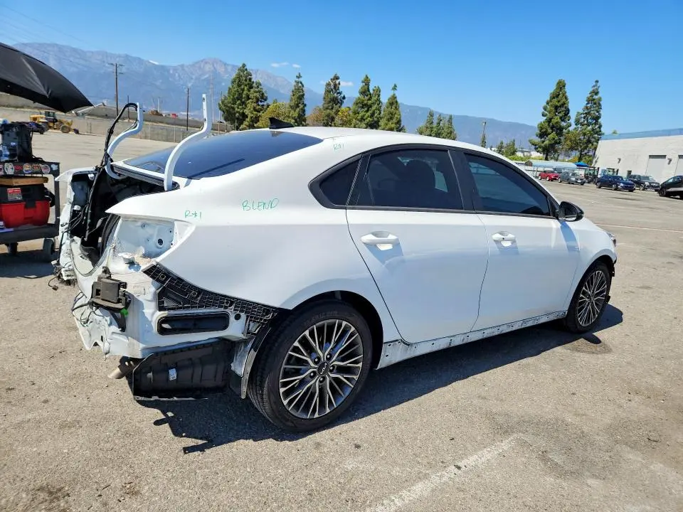 2023 KIA FORTE GT LINE  