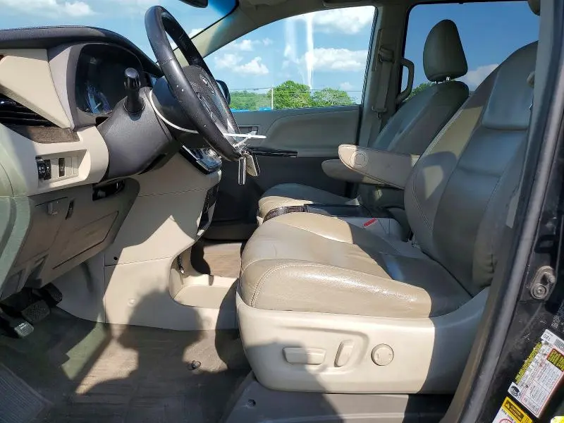 2015 TOYOTA SIENNA XLE 8-PASSENGER  
