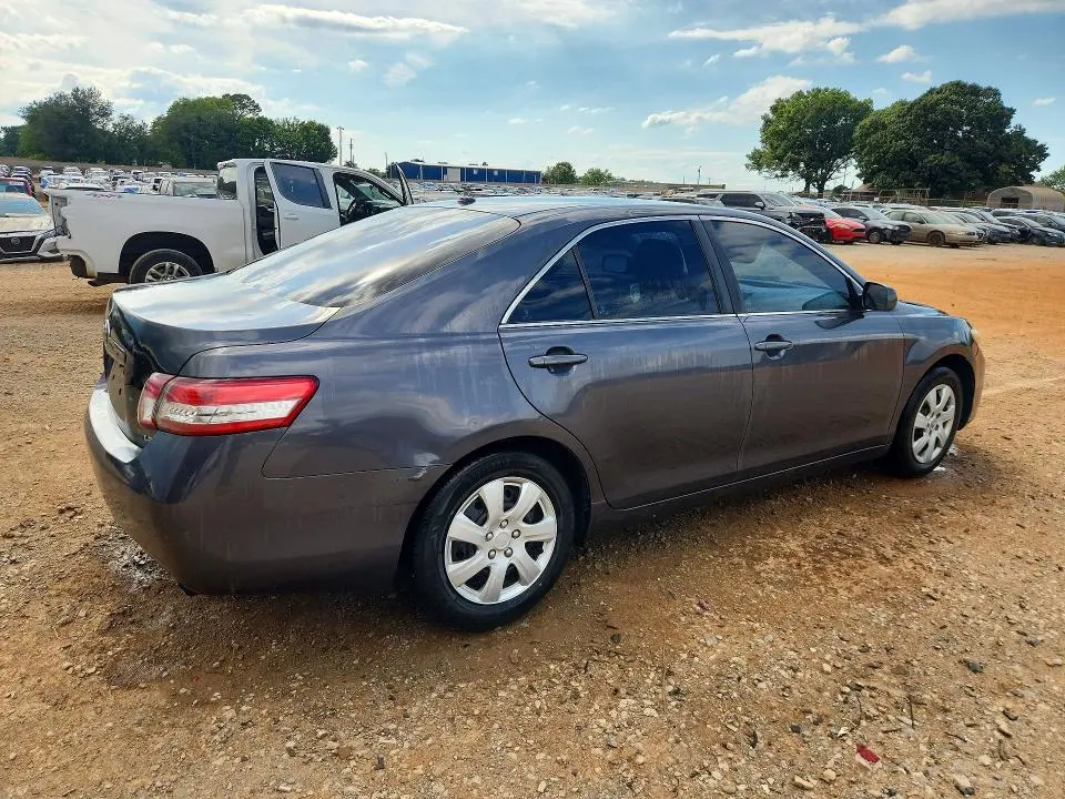 2011 TOYOTA CAMRY LE  