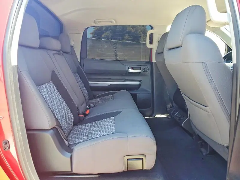 2018 TOYOTA TUNDRA CREWMAX SR5  