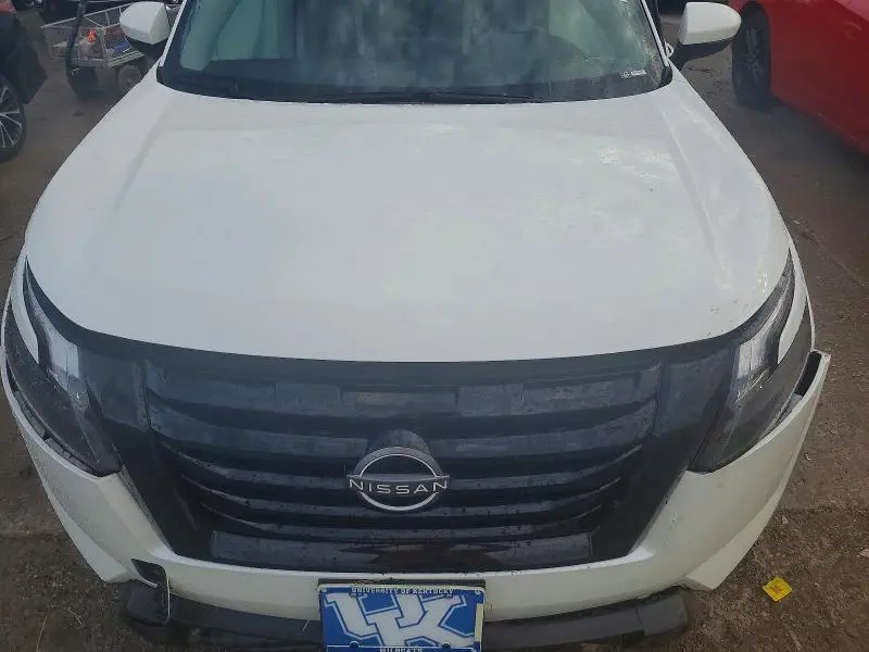 2023 NISSAN PATHFINDER SV  
