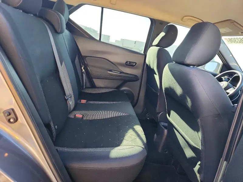 2019 NISSAN KICKS S  
