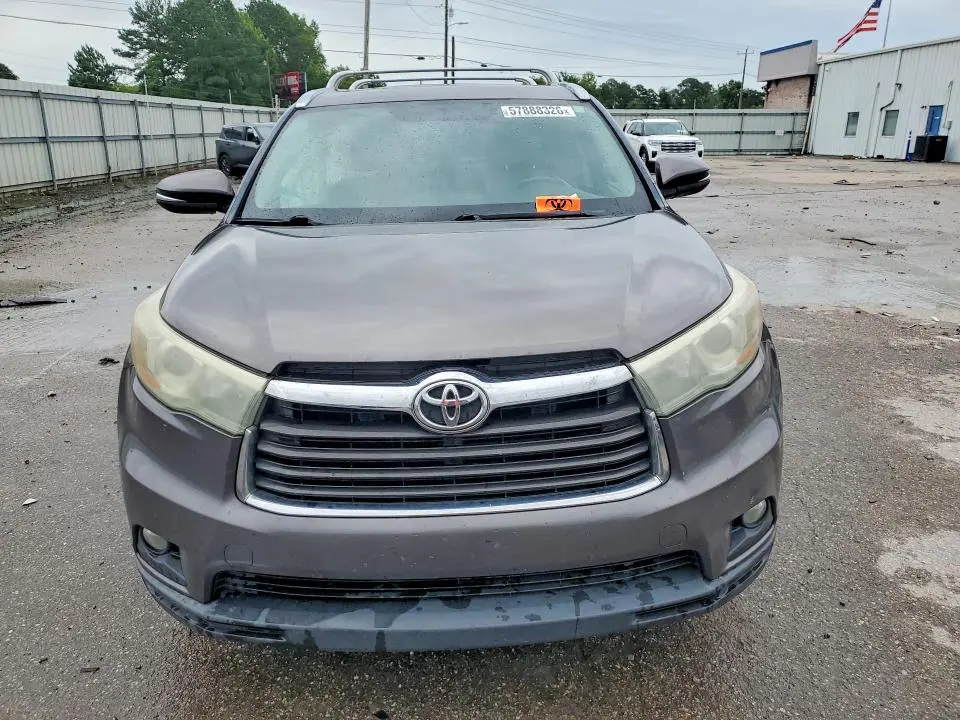 2016 TOYOTA HIGHLANDER XLE  