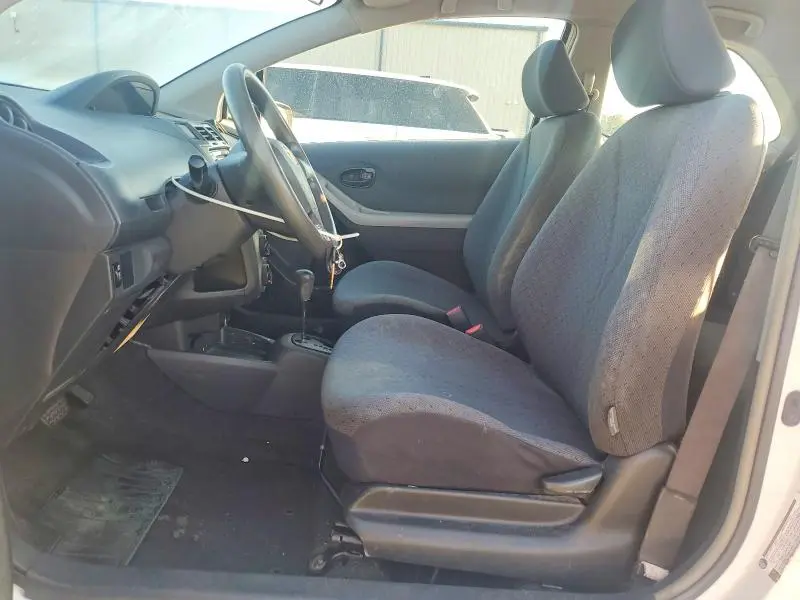 2011 TOYOTA YARIS BASE  