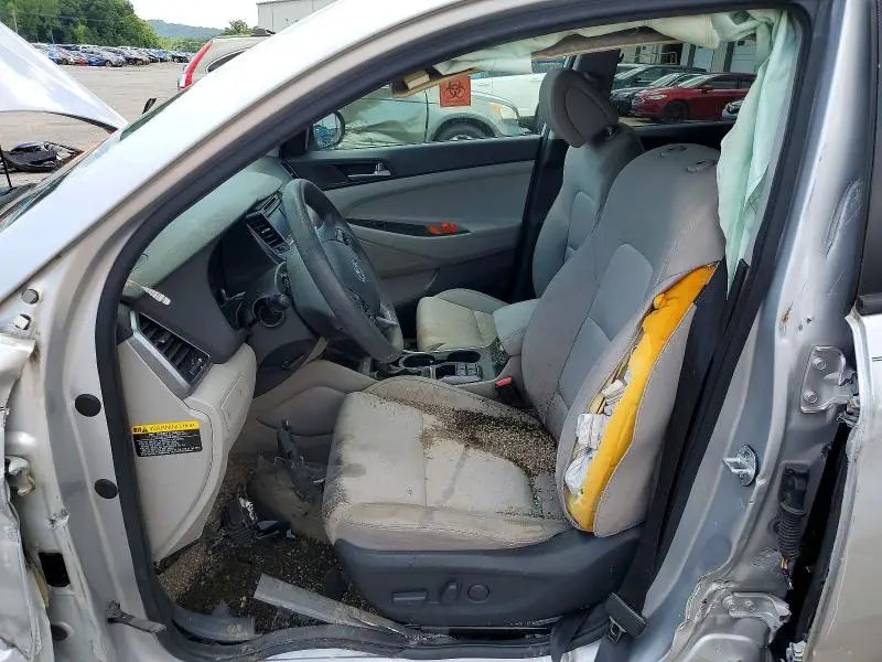 2016 HYUNDAI TUCSON SE  