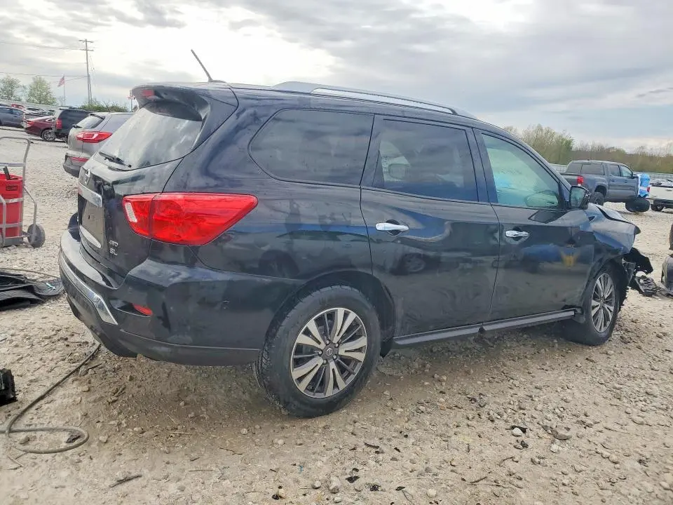 2018 NISSAN PATHFINDER SL  