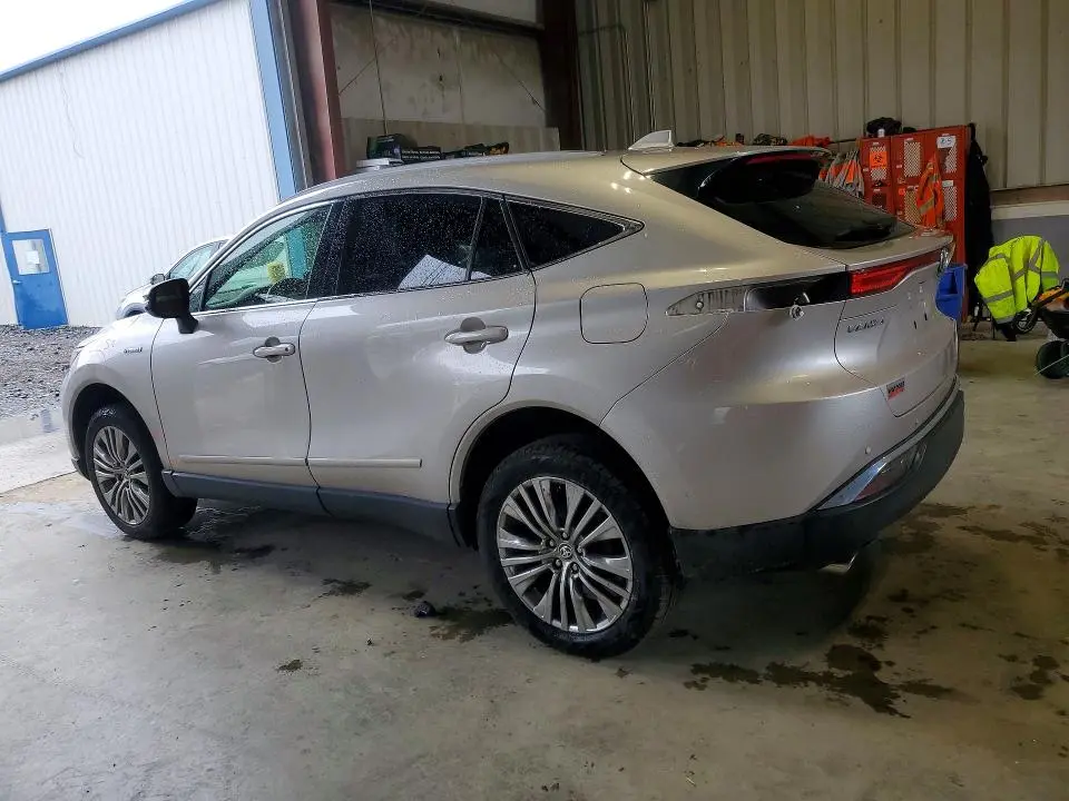 2021 TOYOTA VENZA XLE  