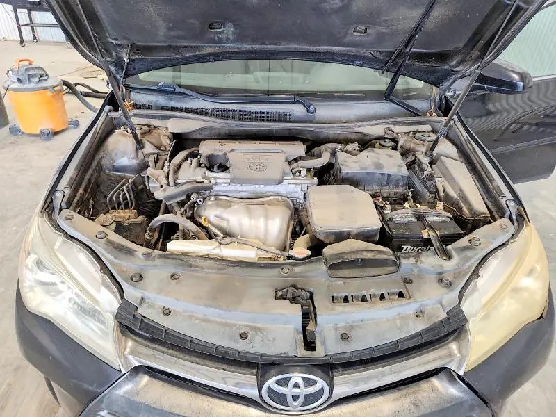 2016 TOYOTA CAMRY SE  