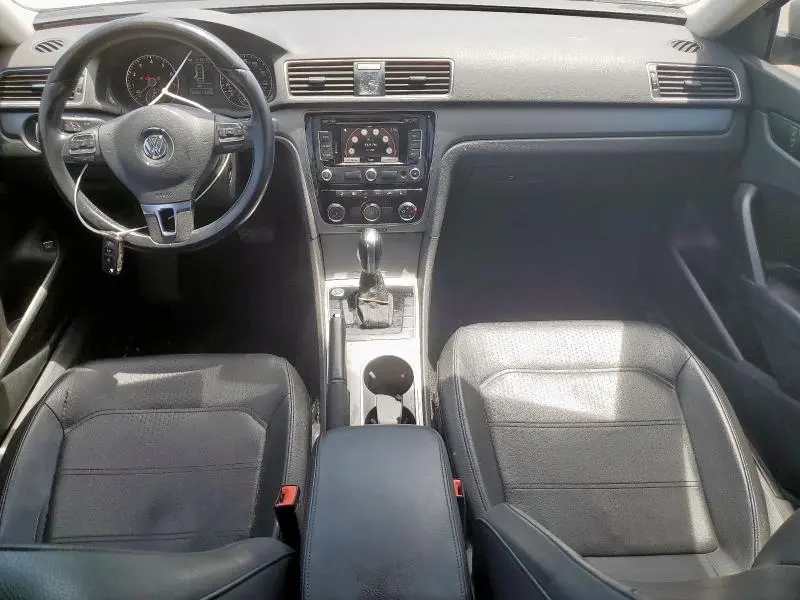 2014 VOLKSWAGEN PASSAT SE  
