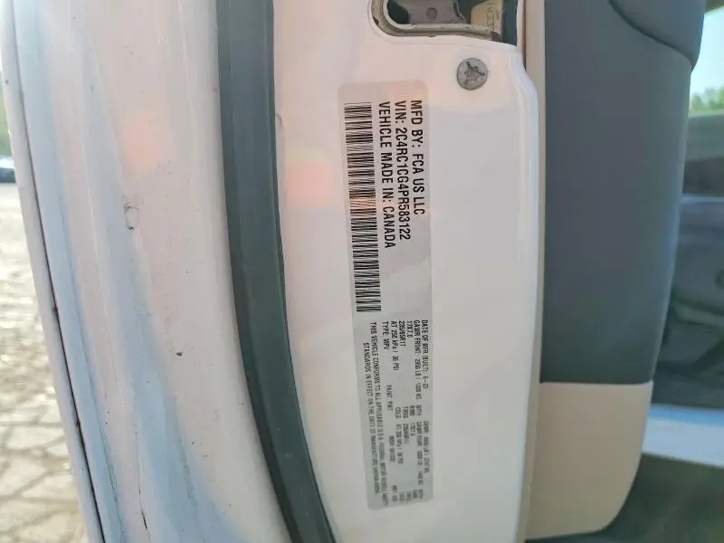 2023 CHRYSLER VOYAGER LX  
