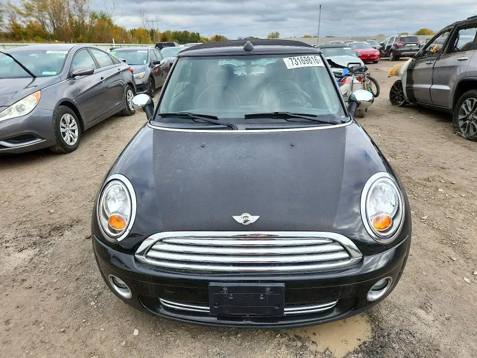 2010 MINI COOPER   