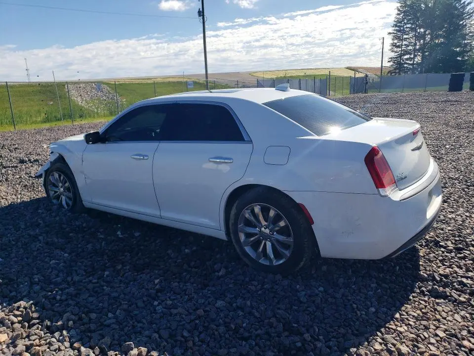 2016 CHRYSLER 300C   