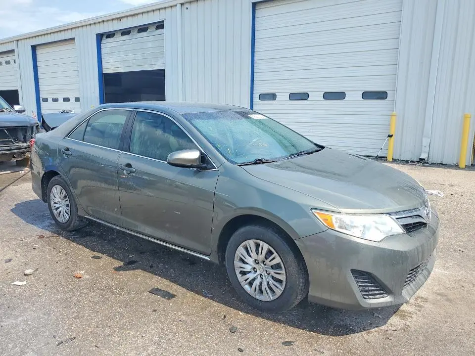 2014 TOYOTA CAMRY LE  