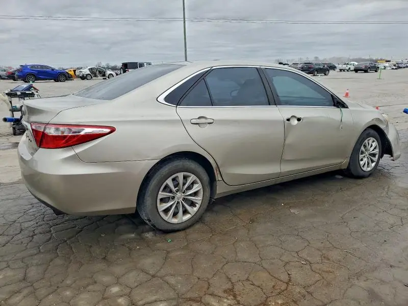 2016 TOYOTA CAMRY LE  