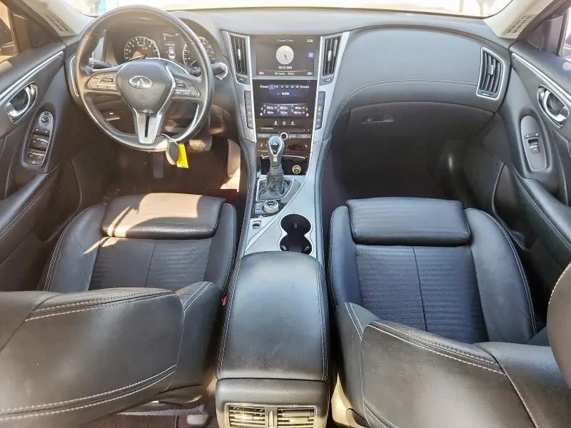 2018 INFINITI Q50 LUXE  