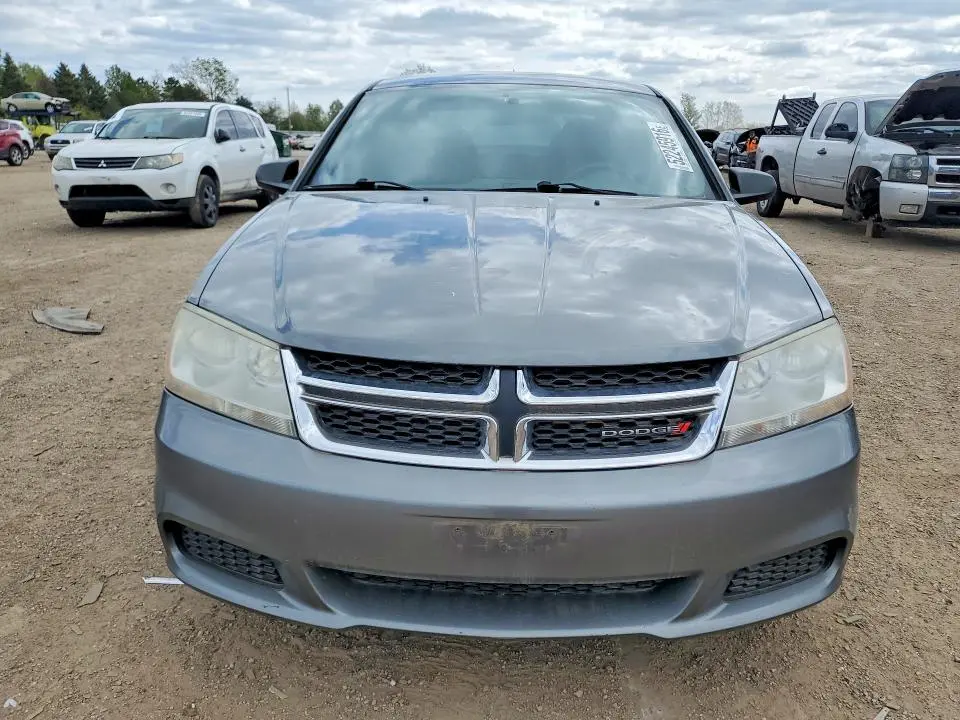 2013 DODGE AVENGER SE  