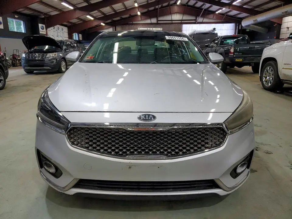 2017 KIA CADENZA PREMIUM  