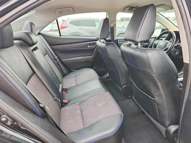 2017 TOYOTA COROLLA SE  