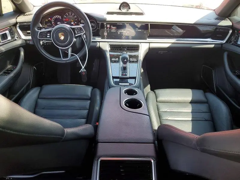 2018 PORSCHE PANAMERA 4  